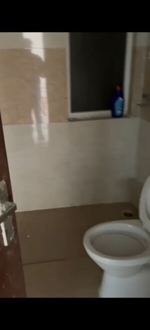 Bathroom in 3 BHK Apartment at Amrapali Riverview, Amrapali Leisure Valley – for Sale