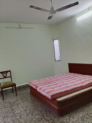 Bedroom in 2 BHK Apartment at Goregaon East – for Rent