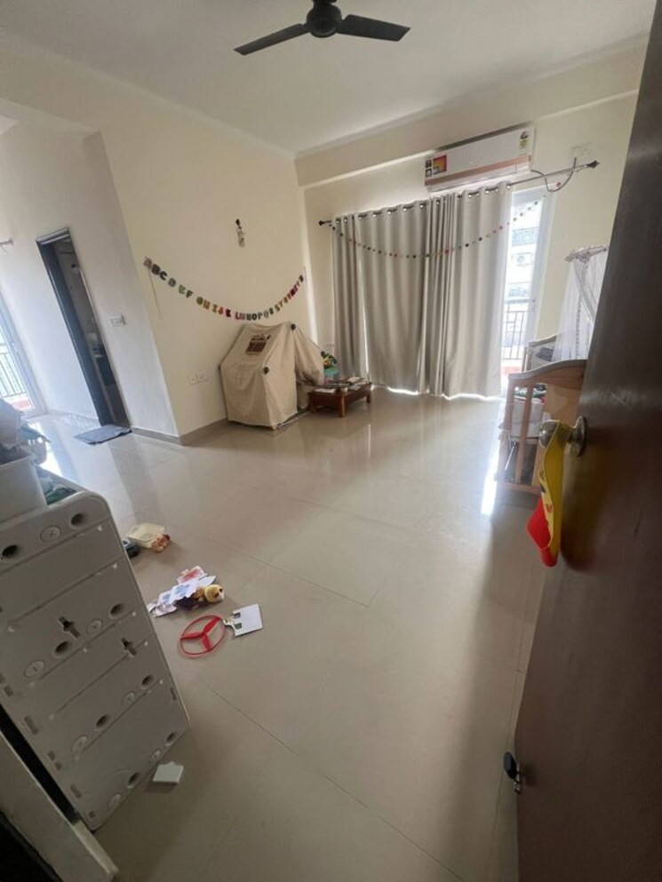 Master Bedroom, nimbus-the-hyde-park 3 Bedroom 1835 Sq.Ft. Apartment In Sector 78 Noida 9863001