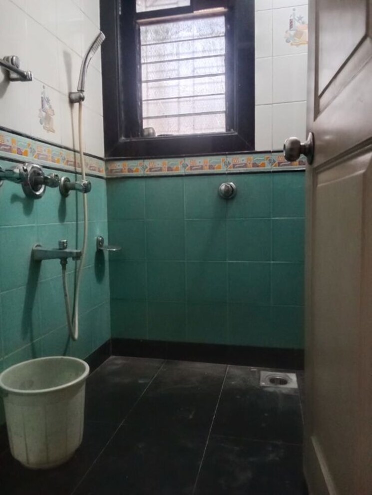 Attached Bathroom, radium-annexe 1 Bedroom 450 Sq.Ft. Apartment In Goregaon East Mumbai 9863011
