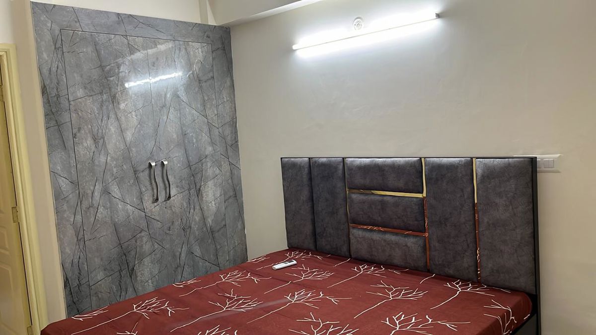 1.5 BHK + Pooja Room Independent House For Rent in RWA Apartments Sector 20