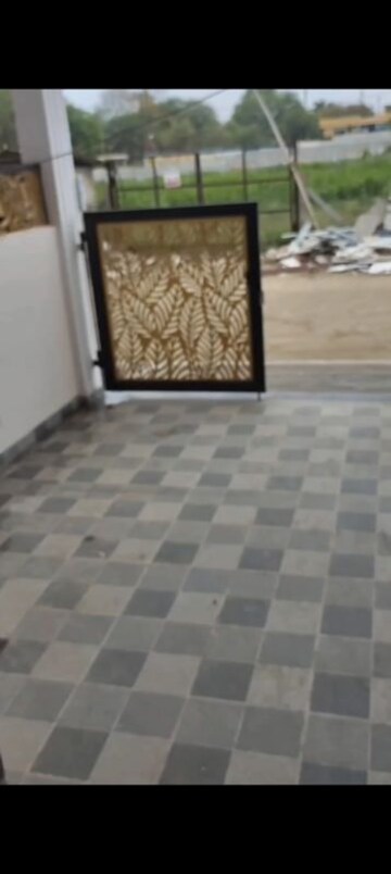 Parking in 1 BHK Independent House at Bhawrasla – for Sale