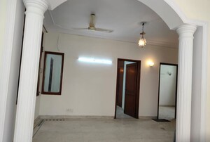Room in 3 BHK Builder Floor at Paryavaran Complex – for Rent
