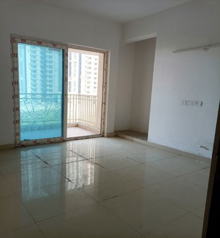 Room, aimnabad 2.5 Bedroom 1360 Sq.Ft. Apartment In Aimnabad Greater Noida 9863159