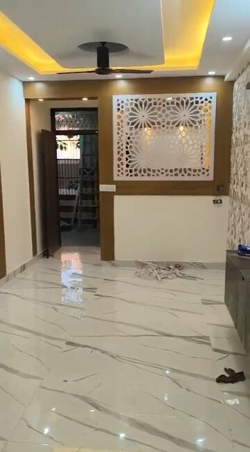 Room in 2 BHK Builder Floor at Shalimar Garden Extension ii – for Sale