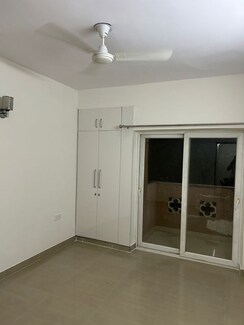 2 BHK + Study Room Apartment For Rent in Mahagun Moderne