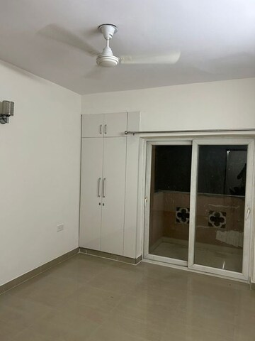 2 BHK Apartment For Rent in Mahagun Moderne, Sector 78