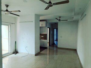 Room in 3 BHK Apartment at Mahagun Moderne, Sector 78 – for Rent