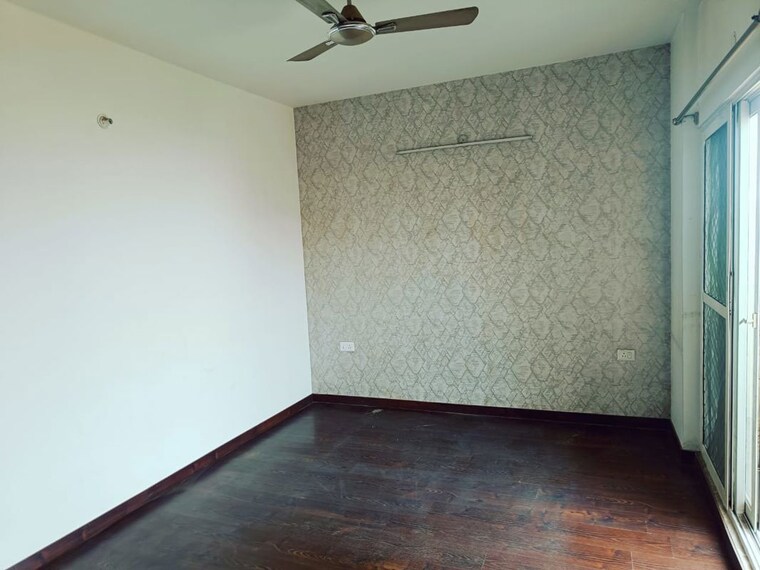 Room, mahagun-moderne 3 Bedroom 1650 Sq.Ft. Apartment In Sector 78 Noida 9863320