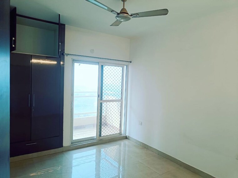 Room, mahagun-moderne 3 Bedroom 1650 Sq.Ft. Apartment In Sector 78 Noida 9863320