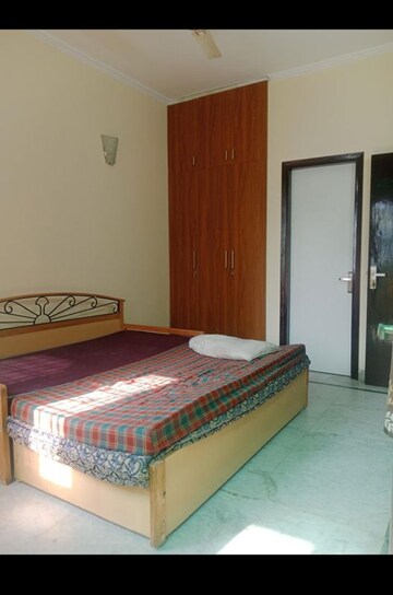Bedroom in 2 BHK Builder Floor at Palam Vihar Residents Association, Palam Vihar – for Rent