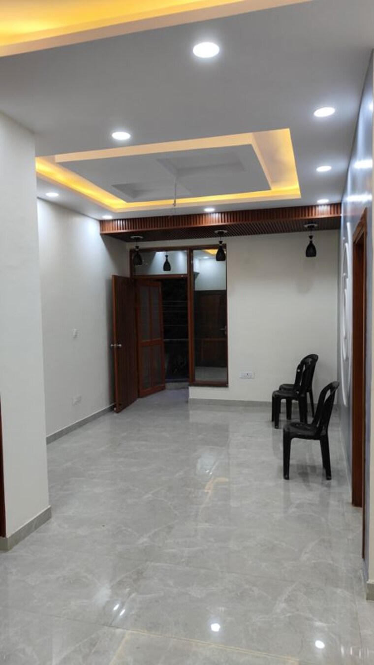 Room, palam-vihar-residents-association 3.5 Bedroom 2000 Sq.Ft. Builder Floor In Palam Vihar Gurgaon 9527171