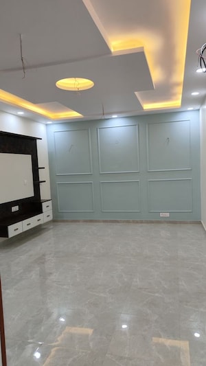 Room in 3.5 BHK Builder Floor at Palam Vihar Residents Association, Palam Vihar – for Rent