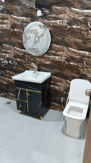 Team Area in 3.5 BHK Builder Floor at Palam Vihar Residents Association, Palam Vihar – for Rent