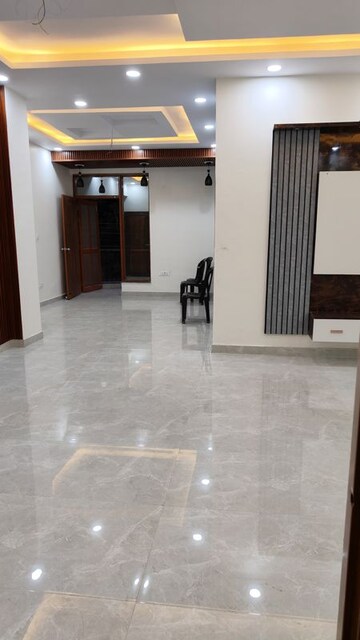 Room in 3.5 BHK Builder Floor at Palam Vihar Residents Association, Palam Vihar – for Rent
