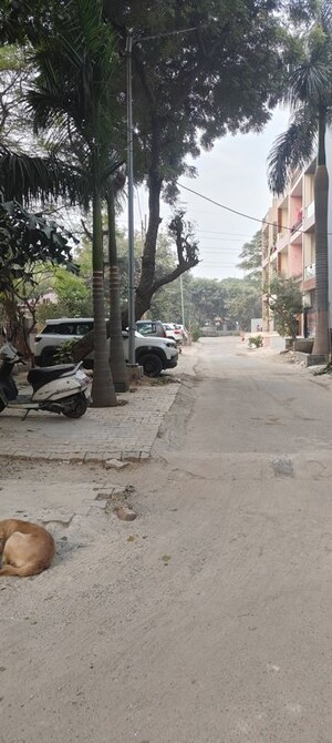 Parking in 4 BHK Independent House at Ansal Plaza Gurgaon, Palam Vihar – for Sale