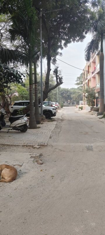 Parking in 4 BHK Independent House at Ansal Plaza Gurgaon, Palam Vihar – for Sale