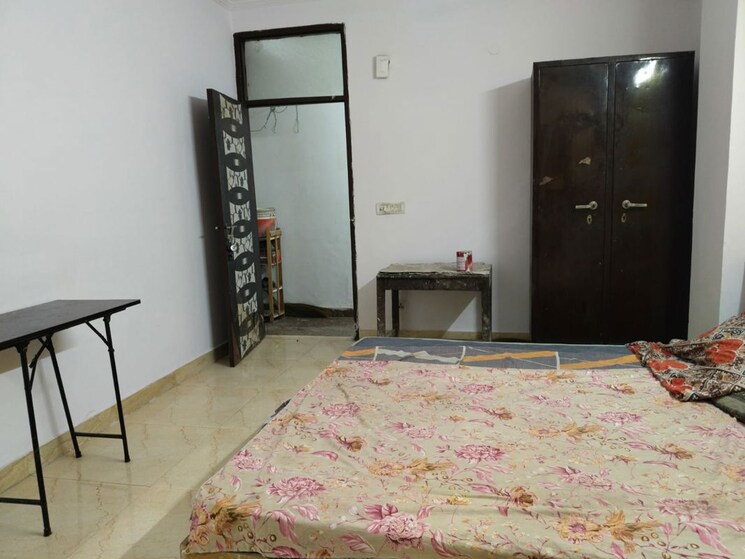 Bedroom, saket 1 RK 350 Sq.Ft. Builder Floor In Saket Delhi 9863410