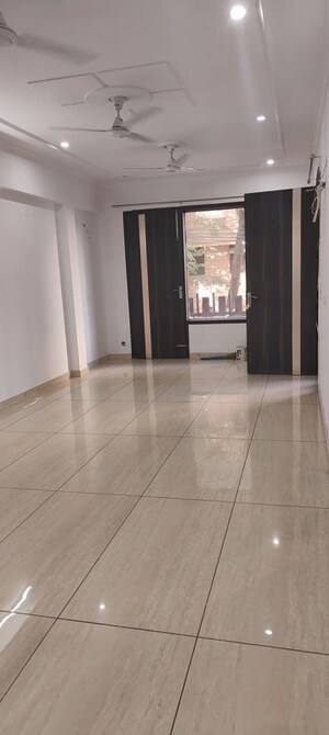 Room in 5 BHK Penthouse at Palam Vihar Residents Association, Palam Vihar – for Sale