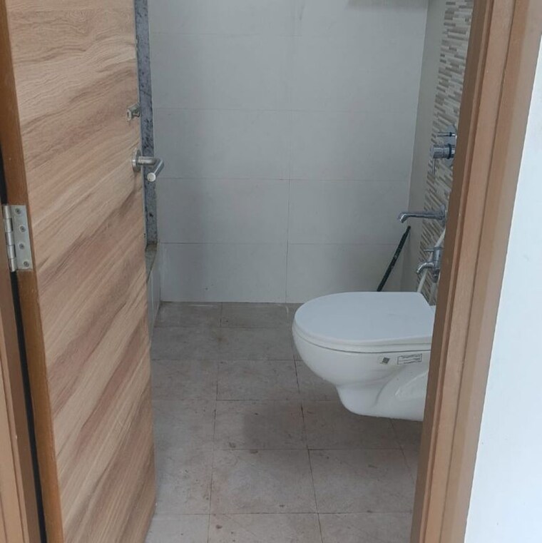 Bathroom, chattarpur 2 Bedroom 943 Sq.Ft. Builder Floor In Chattarpur Delhi 9863421