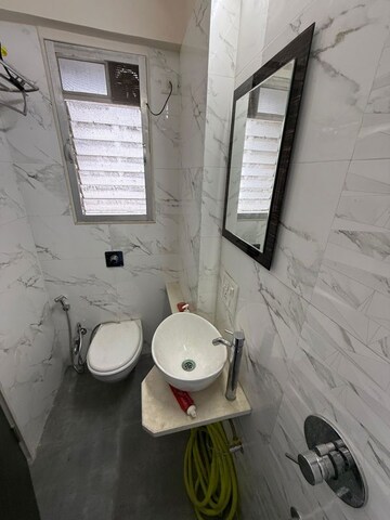 Bathroom in 1.5 BHK Apartment at Sanskruti Splendour, Dahisar East – for Sale