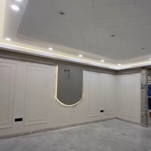 Building Lobby in 3 BHK Builder Floor at BPTP Amstoria Country Floor, Sector 102 – for Sale