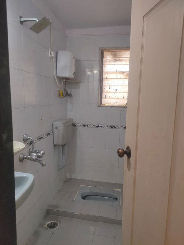 Bathroom, vedant-complex-chs 2 Bedroom 700 Sq.Ft. Apartment In Samata Nagar Thane 9863508