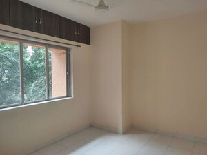 Room in 2 BHK Apartment at Vedant Complex CHS, Samata Nagar – for Rent