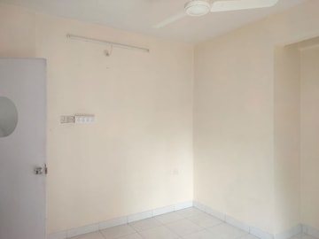 Room in 2 BHK Apartment at Vedant Complex CHS, Samata Nagar – for Rent