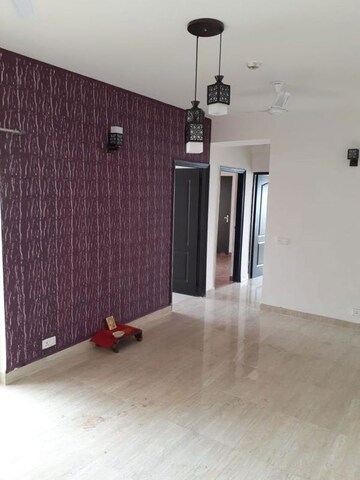 Room in 3 BHK Apartment at Mahagun Moderne, Sector 78 – for Rent