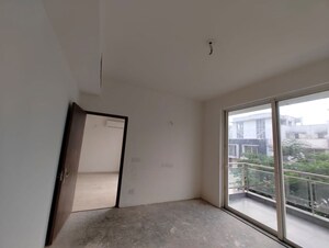 Room in 4 BHK Villa at Godrej Golf Links Evoke, Sector 27 Yamuna Expressway – for Sale