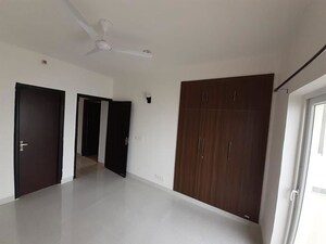 3 BHK Apartment For Rent in Mahagun Moderne, Sector 78