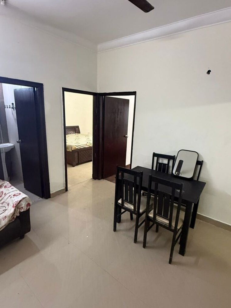 Gym, mahagun-moderne 3 Bedroom 1750 Sq.Ft. Apartment In Sector 78 Noida 9863530