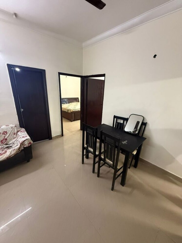 Living Room, mahagun-moderne 3 Bedroom 1750 Sq.Ft. Apartment In Sector 78 Noida 9863530