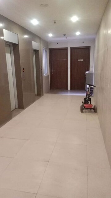 Lift in 1 BHK Apartment at Dudhawala Proxima Residences, Andheri East – for Sale