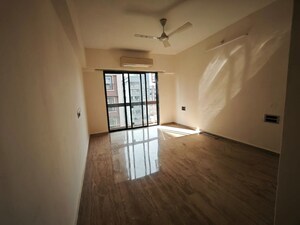Room in 4 BHK Apartment at Shankar Vilas CHS, Chembur – for Rent