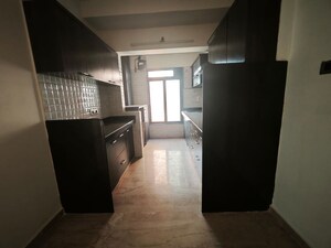 Living Room in 4 BHK Apartment at Shankar Vilas CHS, Chembur – for Rent
