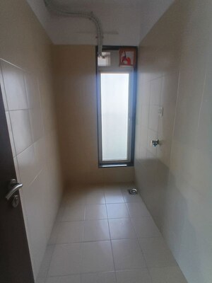 Room in 3 BHK Apartment at Sheth Avalon, Laxmi Nagar – for Rent