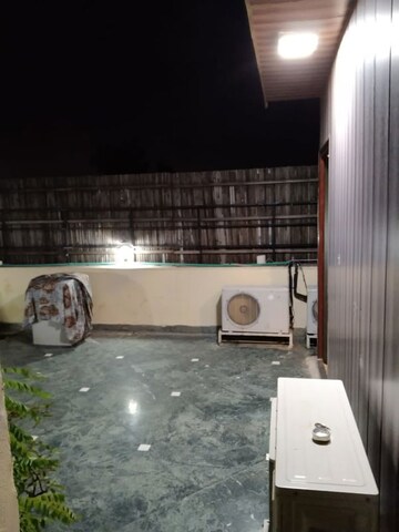 Bathroom in 1 BHK Apartment at Defence Colony – for Rent