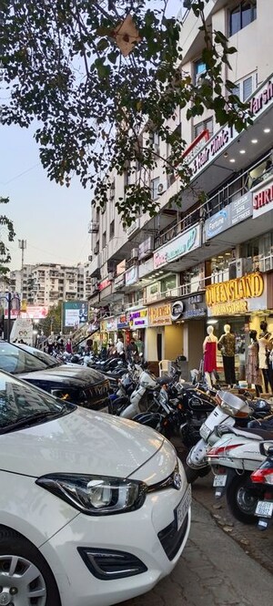  Shop For Rent in Vastrapur
