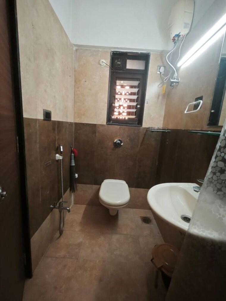 Bathroom, shankar-vilas-chs 4 Bedroom 1650 Sq.Ft. Apartment In Chembur Mumbai 9862263