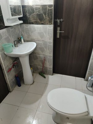 Bathroom in 2 BHK Apartment at Express Zenith, Sector 77 – for Rent