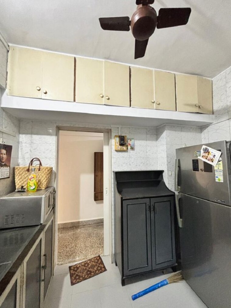 Kitchen, bandra west 1 Bedroom 500 Sq.Ft. Apartment In Bandra West Mumbai 9863588