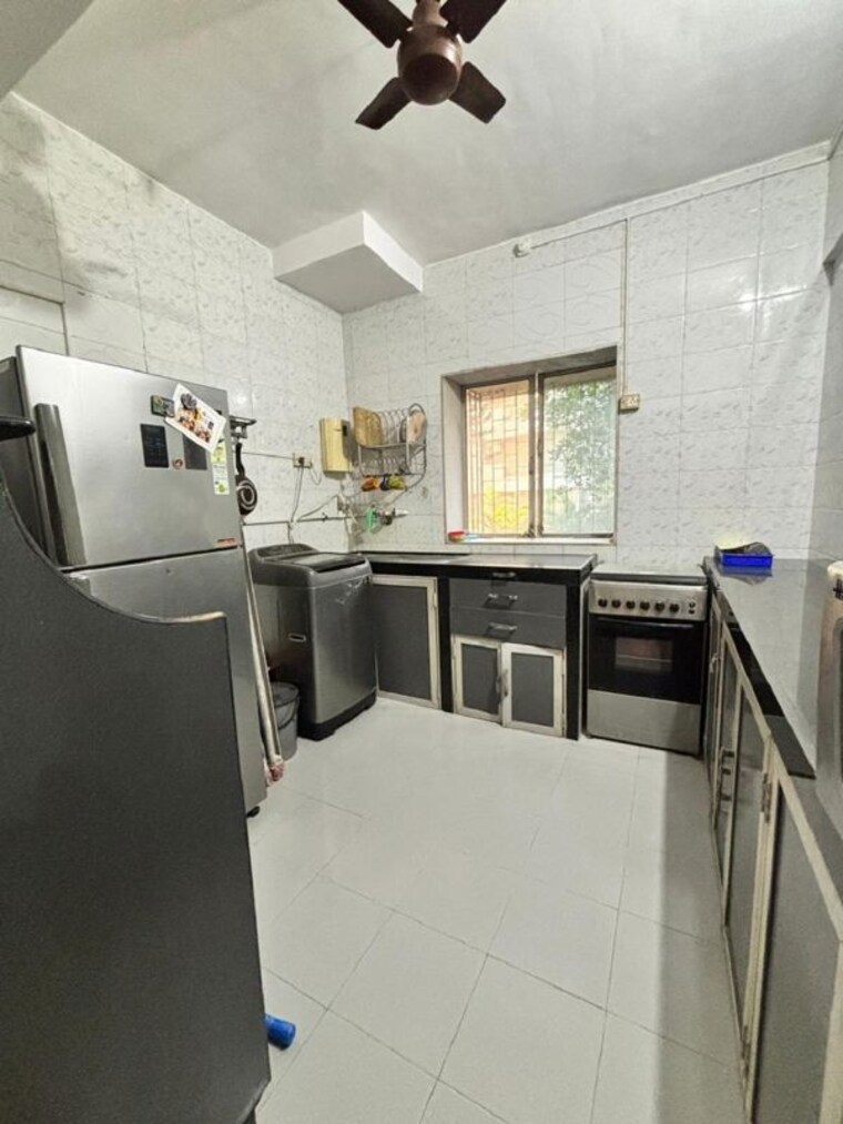 Kitchen, bandra west 1 Bedroom 500 Sq.Ft. Apartment In Bandra West Mumbai 9863588