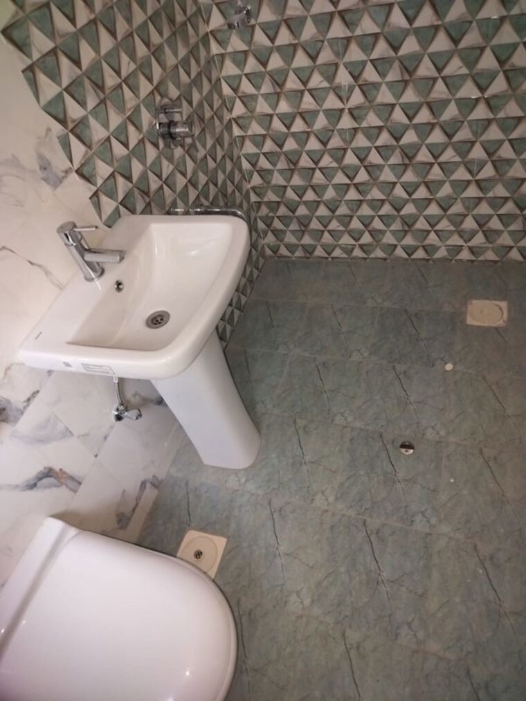 Bathroom, avon-vista 3 Bedroom 1030 Sq.Ft. Apartment In Balewadi Pune 8889099