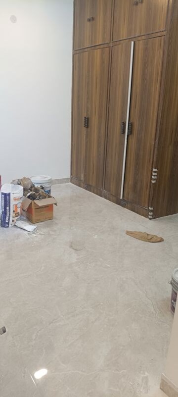 Living Room in 2.5 BHK Apartment at Vasant Kunj – for Rent