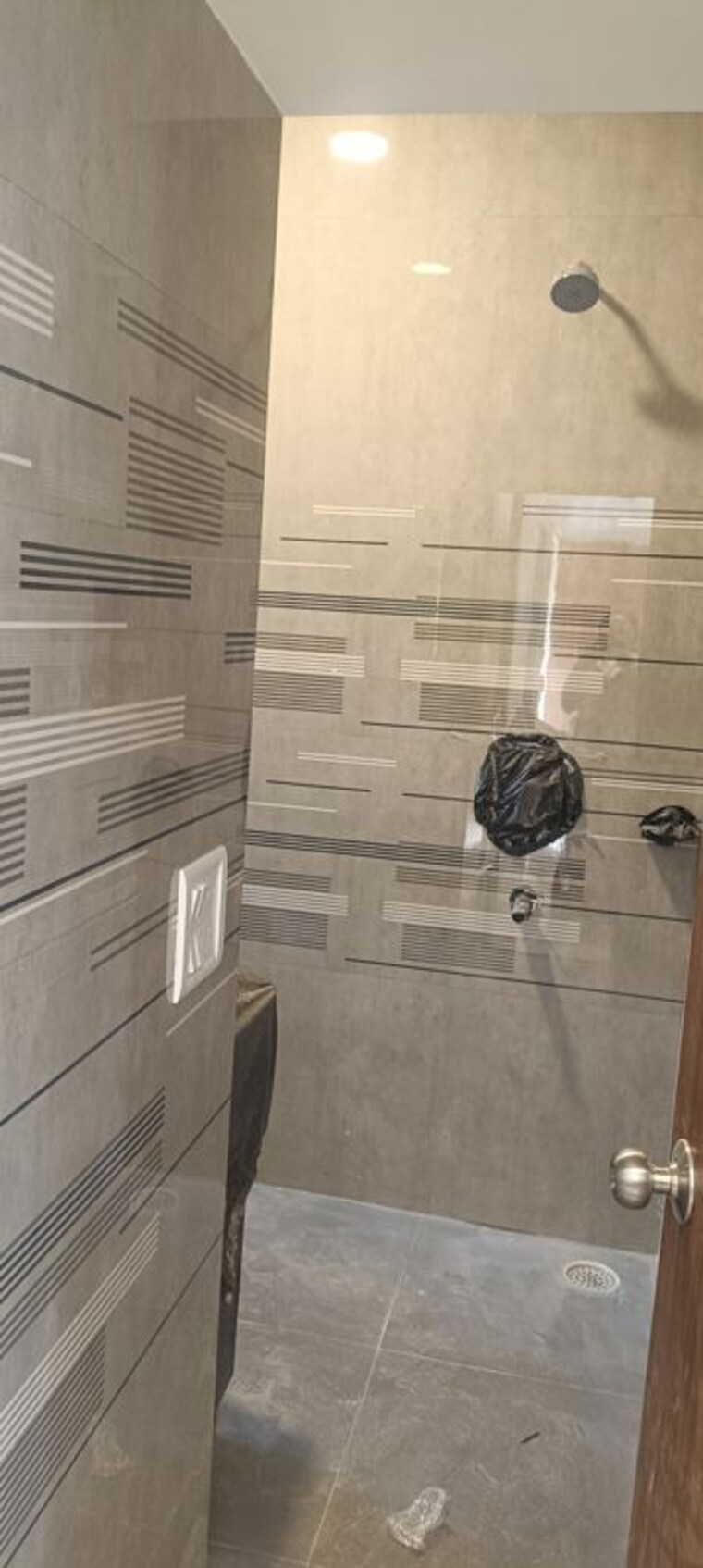 Attached Bathroom, vasant kunj 2.5 Bedroom 1400 Sq.Ft. Apartment In Vasant Kunj Delhi 9863658