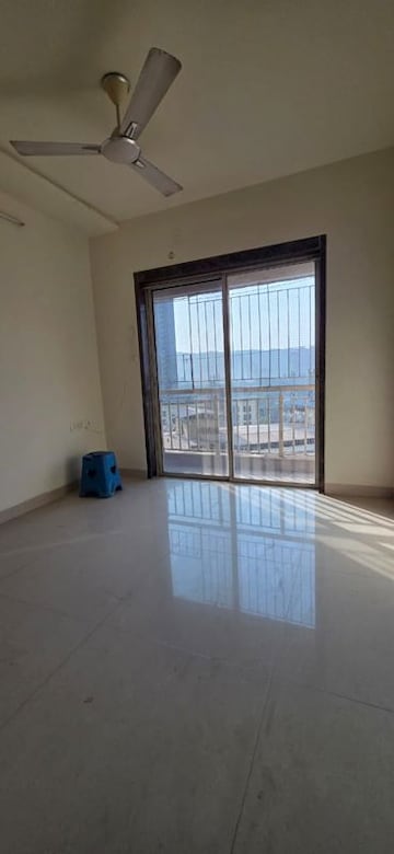 Room in 2 BHK Apartment at Regency Heights, Ghodbunder Road – for Rent