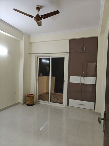 Room in 3 BHK Apartment at Sector 70 – for Sale