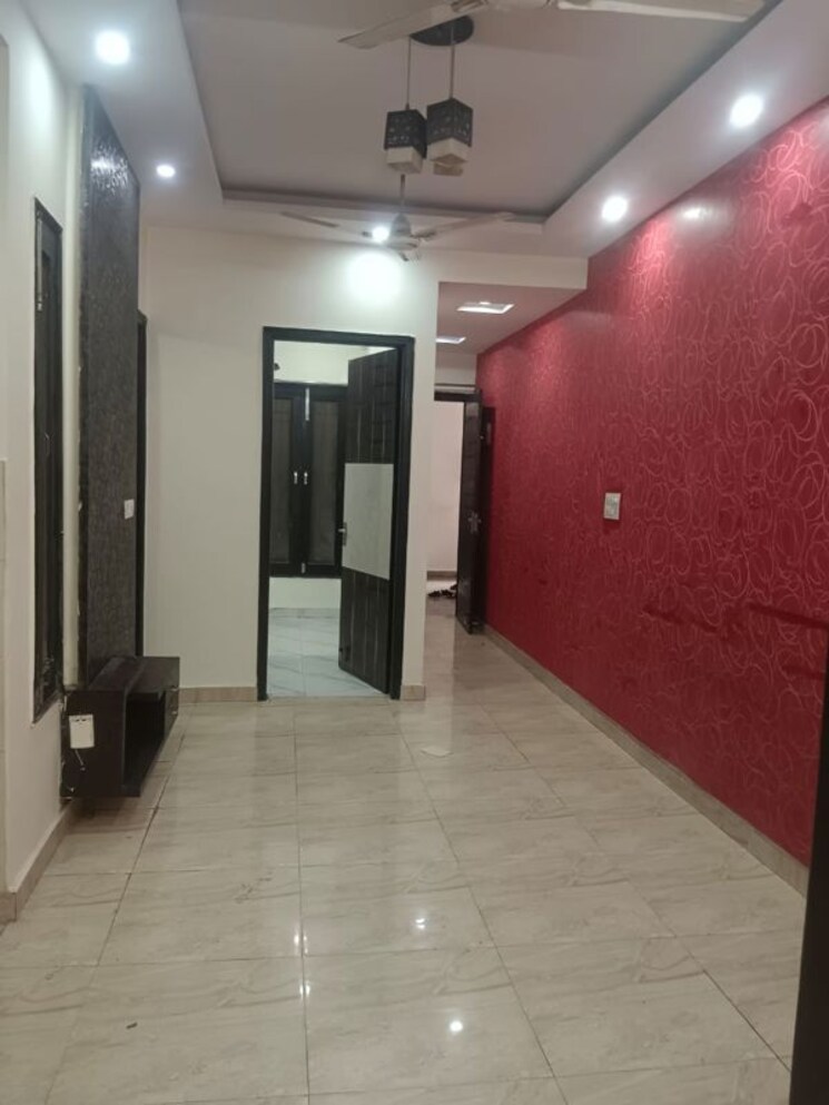 Room, sector 70 3 Bedroom 1600 Sq.Ft. Apartment In Sector 70 Gurgaon 9863663